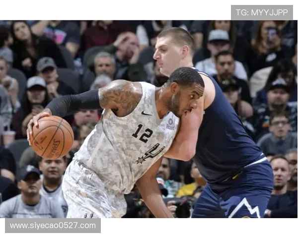 勇士与马刺激战正酣文字直播全程回顾精彩瞬间和战术分析